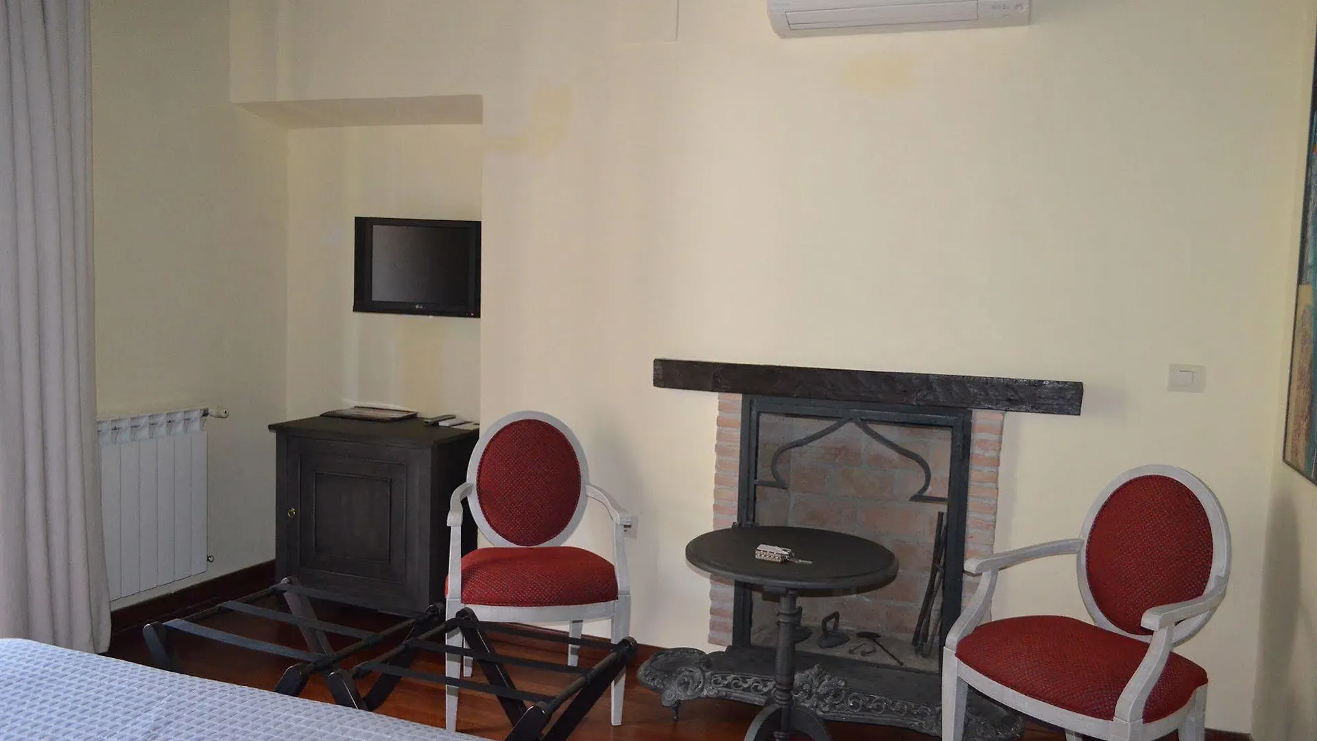Palacio De Mariana Pineda Granada Otel