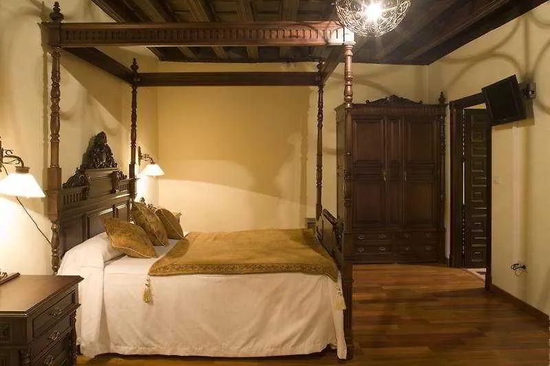Palacio De Mariana Pineda Granada Hotel